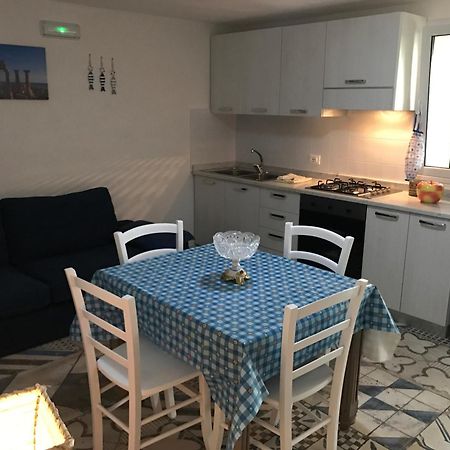 Villa Ceni - Appartamenti Con Camere, Cucina, Wc E Terrazza Sul Mare In Villa Con Piscina, Giardino E Parcheggio Marinella di Selinunte Ngoại thất bức ảnh