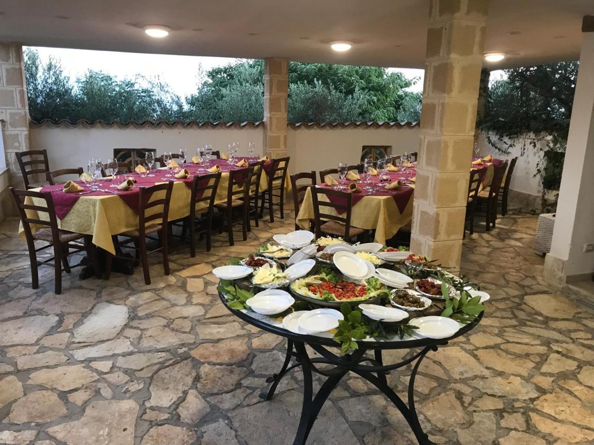Villa Ceni - Appartamenti Con Camere, Cucina, Wc E Terrazza Sul Mare In Villa Con Piscina, Giardino E Parcheggio Marinella di Selinunte Ngoại thất bức ảnh