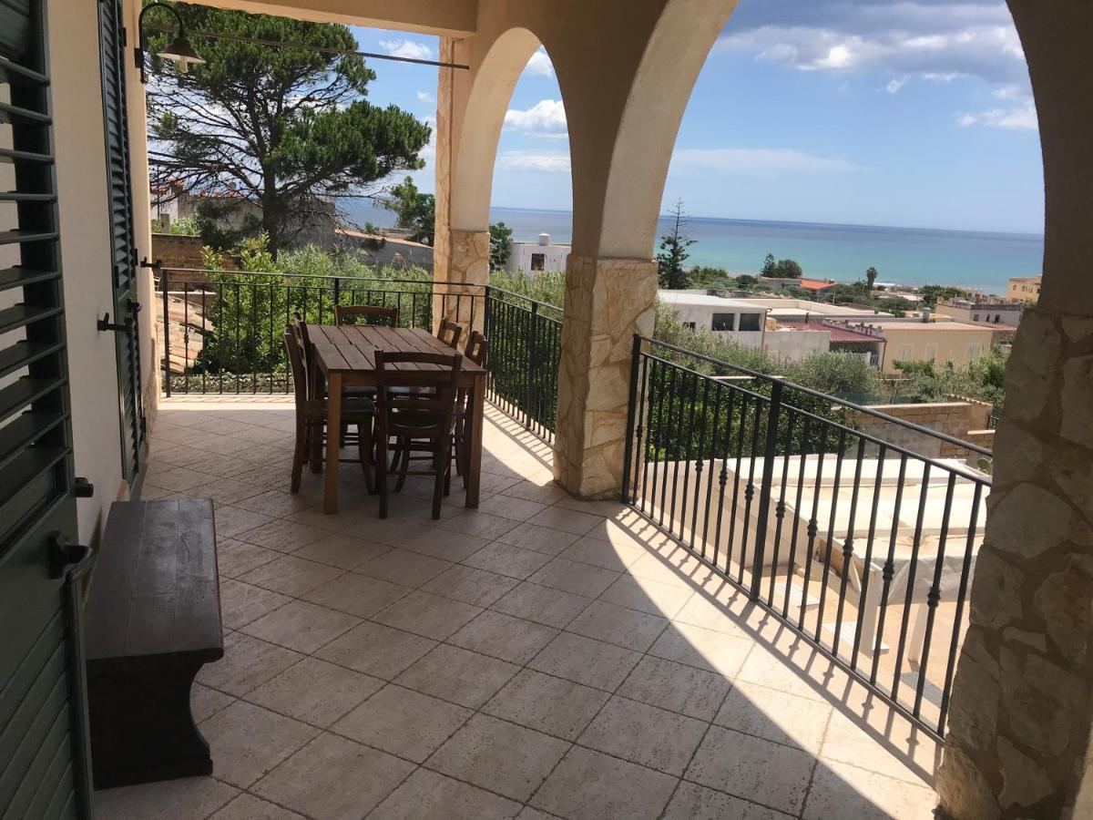 Villa Ceni - Appartamenti Con Camere, Cucina, Wc E Terrazza Sul Mare In Villa Con Piscina, Giardino E Parcheggio Marinella di Selinunte Ngoại thất bức ảnh