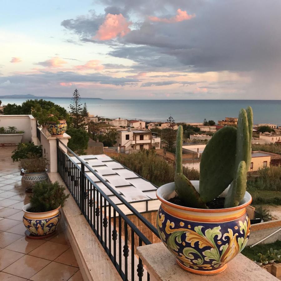 Villa Ceni - Appartamenti Con Camere, Cucina, Wc E Terrazza Sul Mare In Villa Con Piscina, Giardino E Parcheggio Marinella di Selinunte Ngoại thất bức ảnh