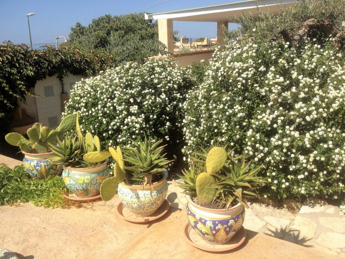 Villa Ceni - Appartamenti Con Camere, Cucina, Wc E Terrazza Sul Mare In Villa Con Piscina, Giardino E Parcheggio Marinella di Selinunte Ngoại thất bức ảnh