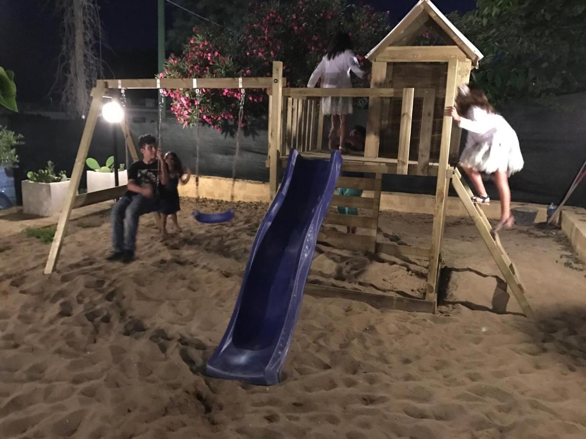 Villa Ceni - Appartamenti Con Camere, Cucina, Wc E Terrazza Sul Mare In Villa Con Piscina, Giardino E Parcheggio Marinella di Selinunte Ngoại thất bức ảnh