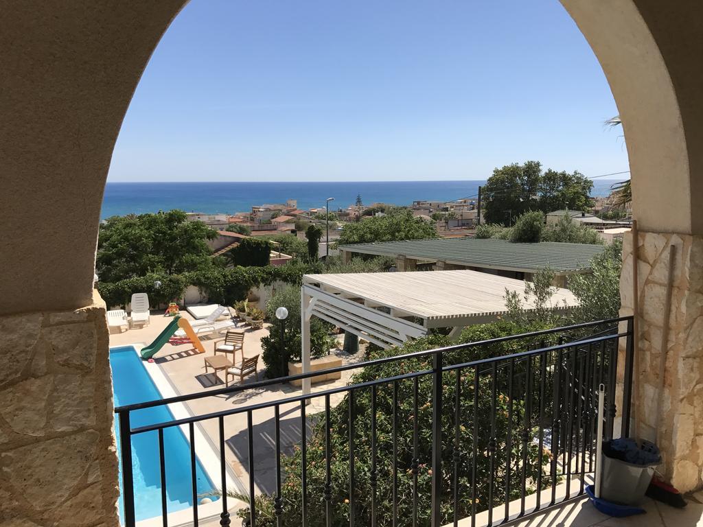 Villa Ceni - Appartamenti Con Camere, Cucina, Wc E Terrazza Sul Mare In Villa Con Piscina, Giardino E Parcheggio Marinella di Selinunte Ngoại thất bức ảnh