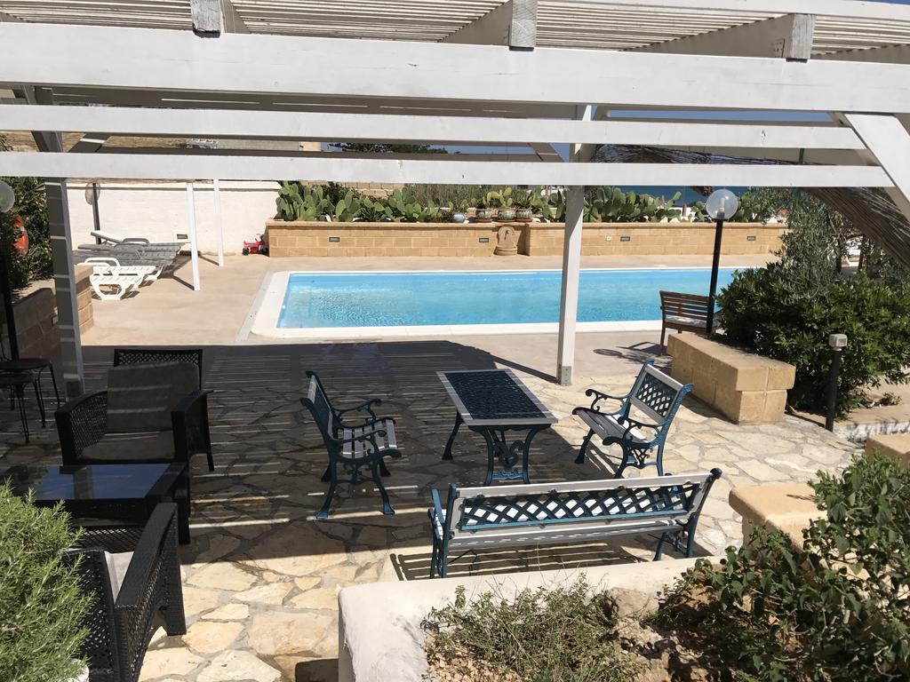 Villa Ceni - Appartamenti Con Camere, Cucina, Wc E Terrazza Sul Mare In Villa Con Piscina, Giardino E Parcheggio Marinella di Selinunte Ngoại thất bức ảnh
