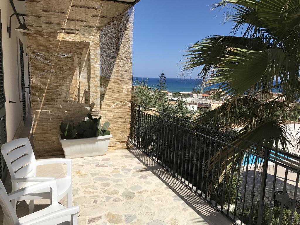 Villa Ceni - Appartamenti Con Camere, Cucina, Wc E Terrazza Sul Mare In Villa Con Piscina, Giardino E Parcheggio Marinella di Selinunte Ngoại thất bức ảnh