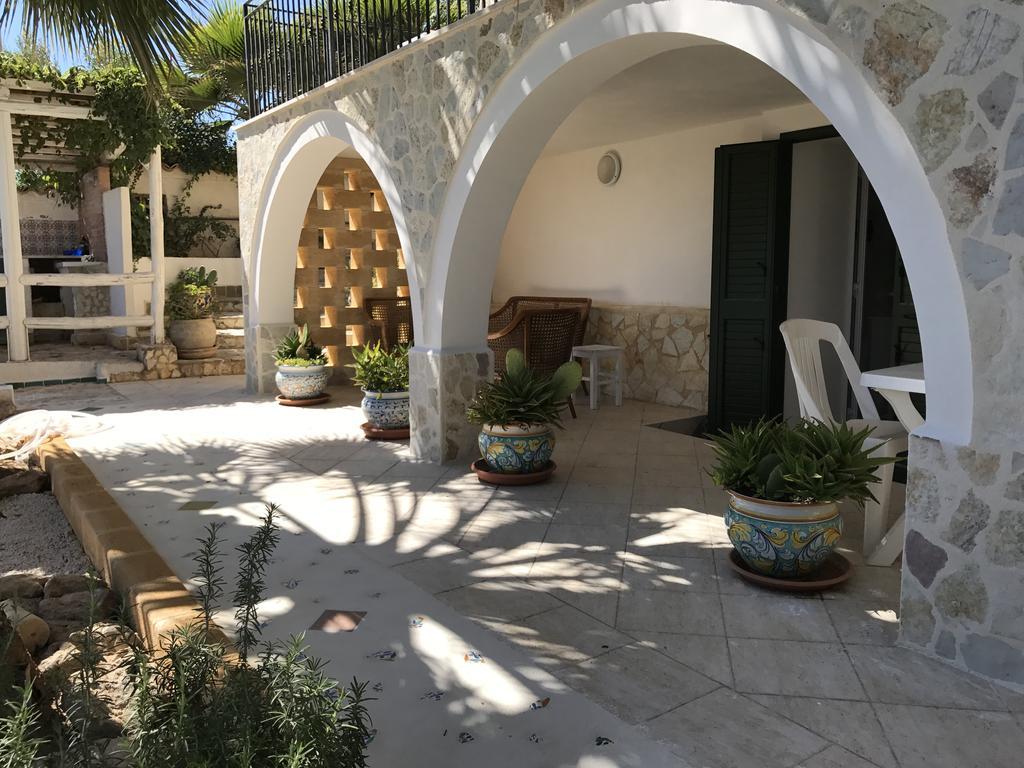 Villa Ceni - Appartamenti Con Camere, Cucina, Wc E Terrazza Sul Mare In Villa Con Piscina, Giardino E Parcheggio Marinella di Selinunte Ngoại thất bức ảnh
