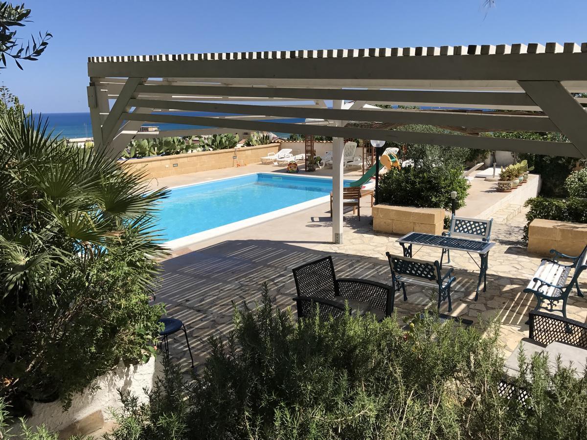 Villa Ceni - Appartamenti Con Camere, Cucina, Wc E Terrazza Sul Mare In Villa Con Piscina, Giardino E Parcheggio Marinella di Selinunte Ngoại thất bức ảnh