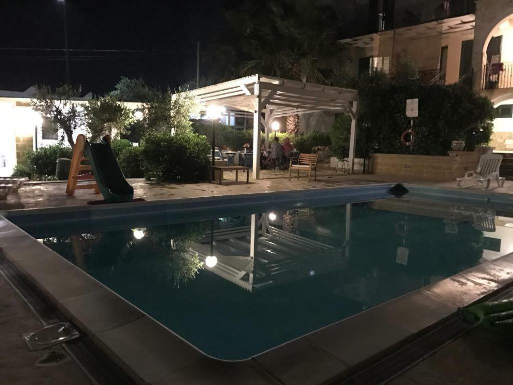 Villa Ceni - Appartamenti Con Camere, Cucina, Wc E Terrazza Sul Mare In Villa Con Piscina, Giardino E Parcheggio Marinella di Selinunte Ngoại thất bức ảnh