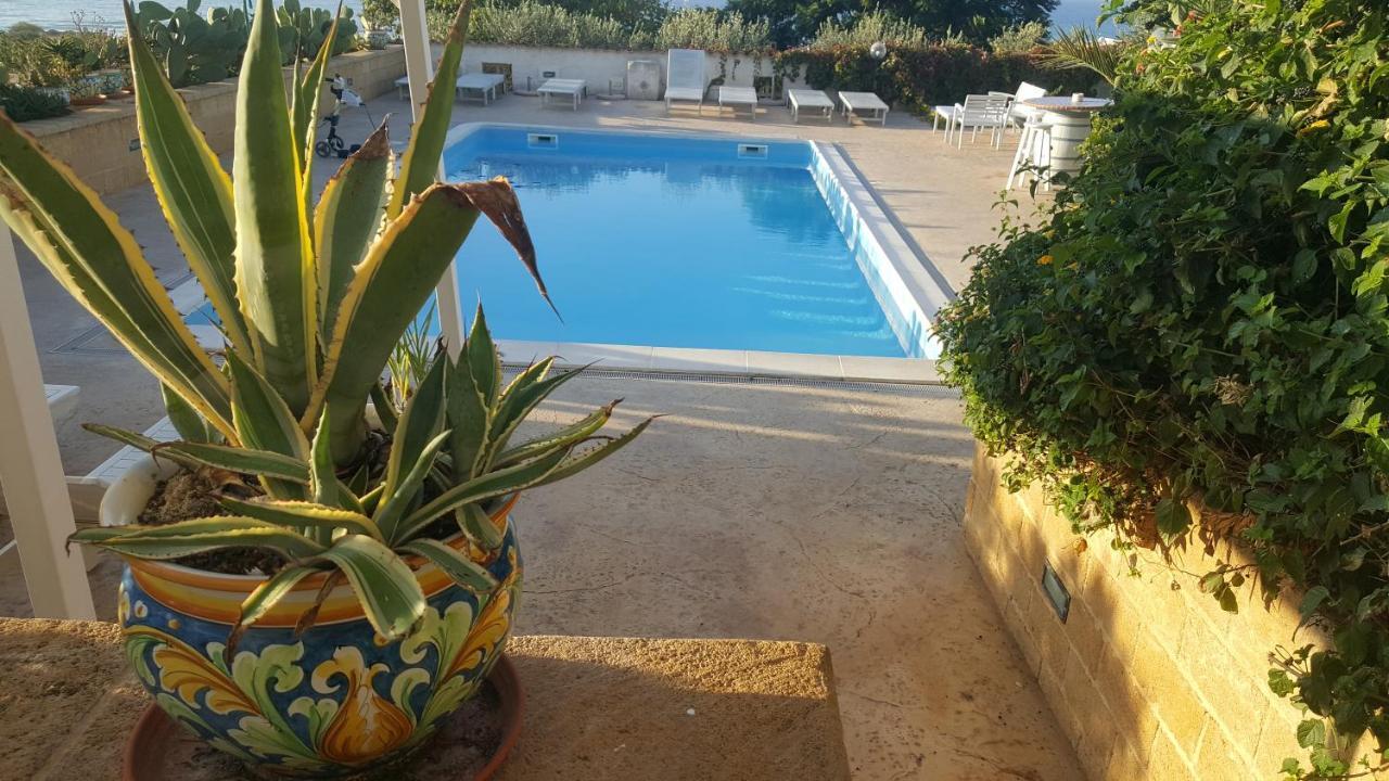 Villa Ceni - Appartamenti Con Camere, Cucina, Wc E Terrazza Sul Mare In Villa Con Piscina, Giardino E Parcheggio Marinella di Selinunte Ngoại thất bức ảnh
