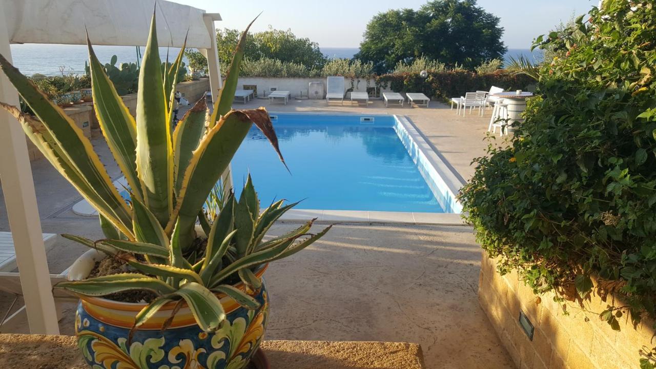 Villa Ceni - Appartamenti Con Camere, Cucina, Wc E Terrazza Sul Mare In Villa Con Piscina, Giardino E Parcheggio Marinella di Selinunte Ngoại thất bức ảnh